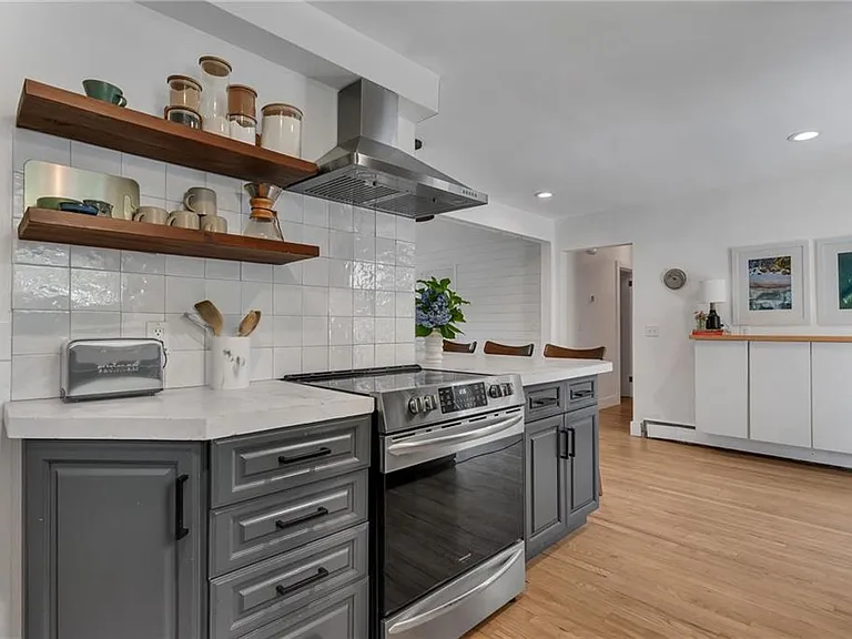19 Sherwood Rd — Photo 14