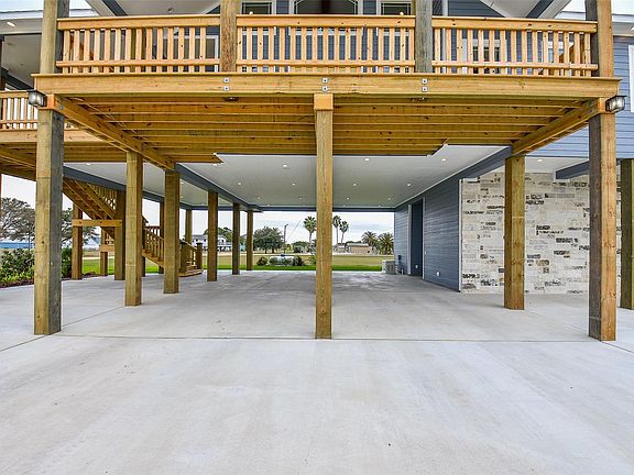 3rd image of 136 Stovall Dr