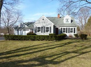32 Parker Dr, Pittsford, NY 14534