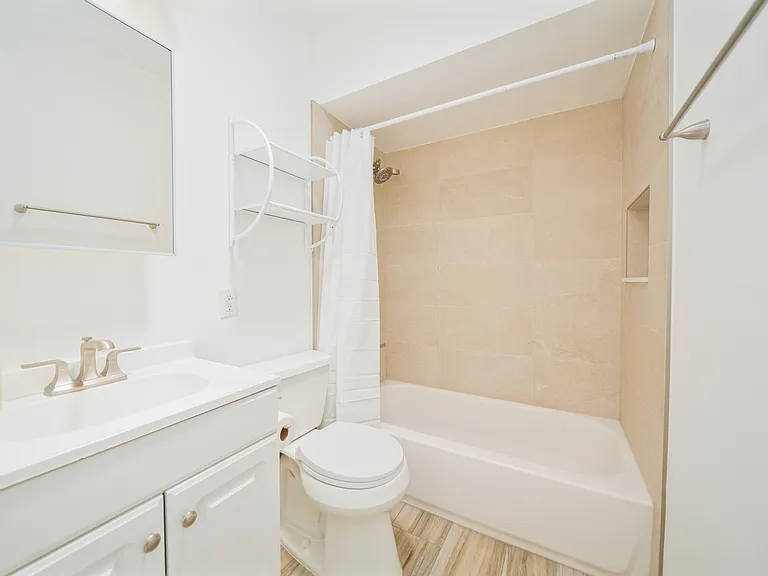 349 E Newman Ave #A — Photo 13