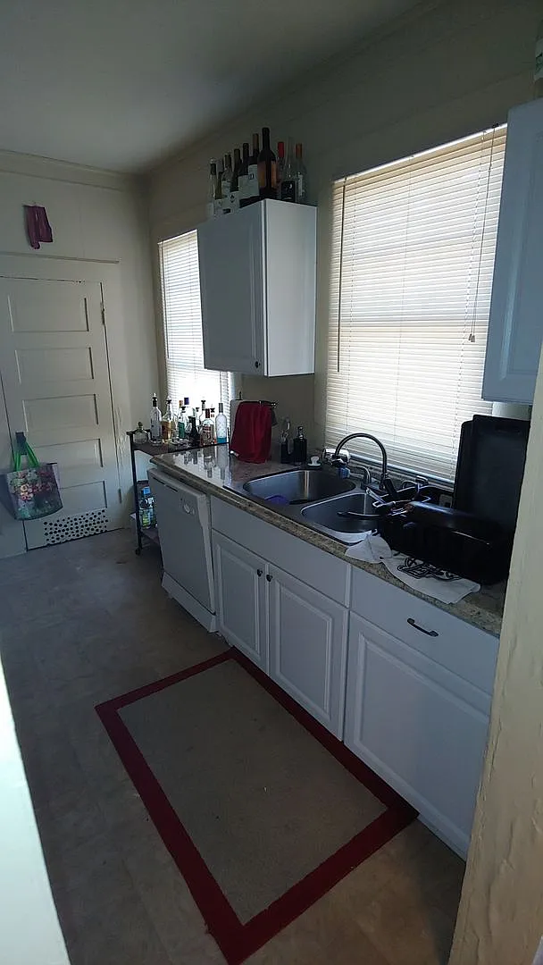 4 Bedroom on Campus - great Location — Photo 4