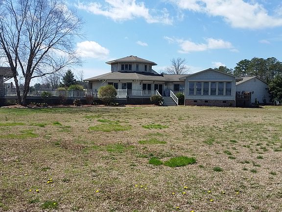 The waterside of home