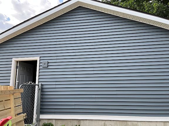 2nd image of 6700 Estate Dr SW