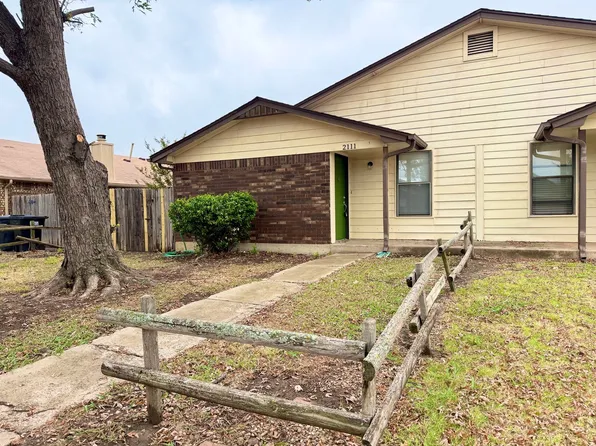 2111 Goodrich Dr, Moore, OK 73170