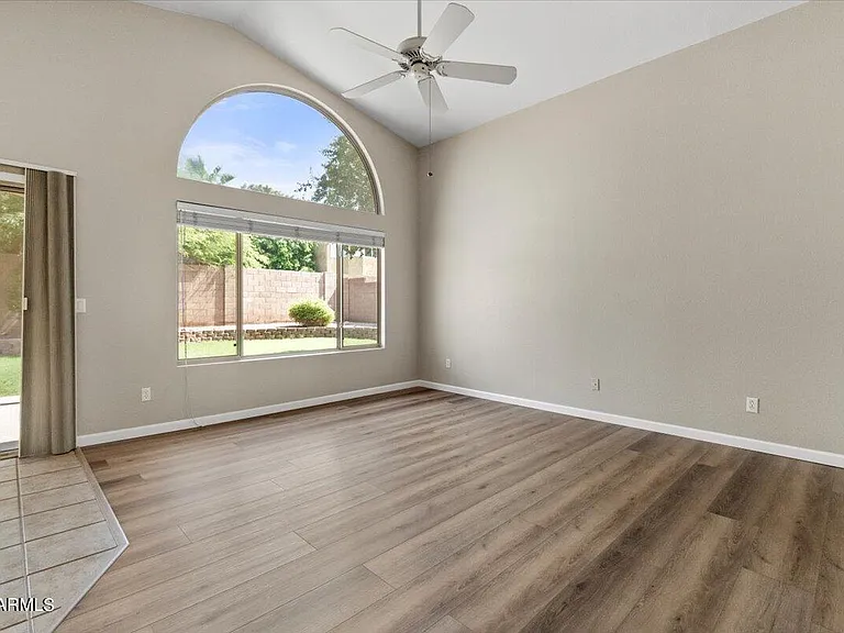 312 E Mesquite St — Photo 8