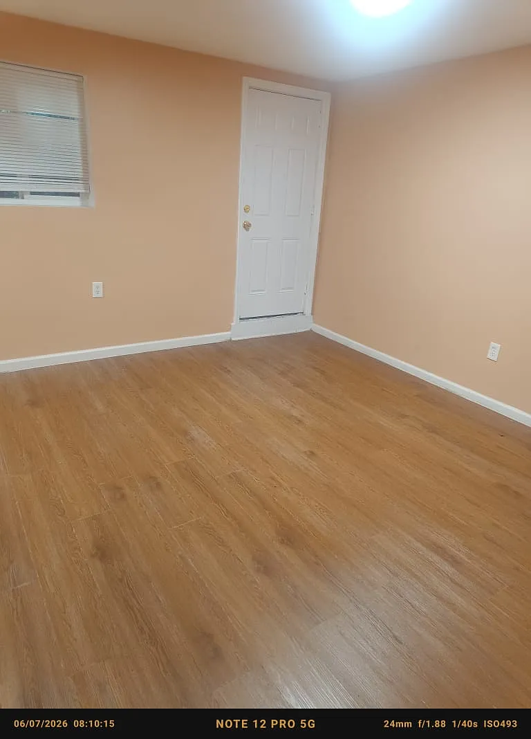 Studio, 700 sqft, $2,000 — Photo 1