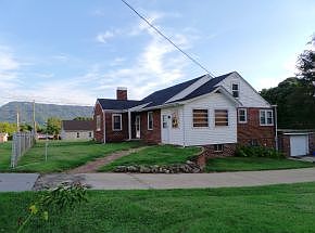 1st image of 214 Amber St