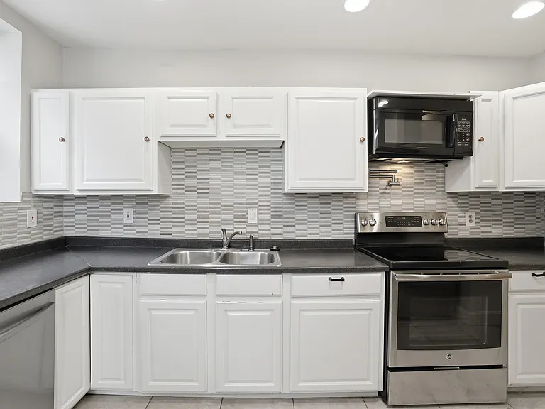 1320 Florida Ave NE — Photo 12
