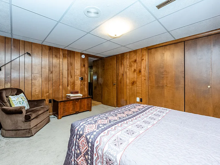 1319 Lewis Ave — Photo 28