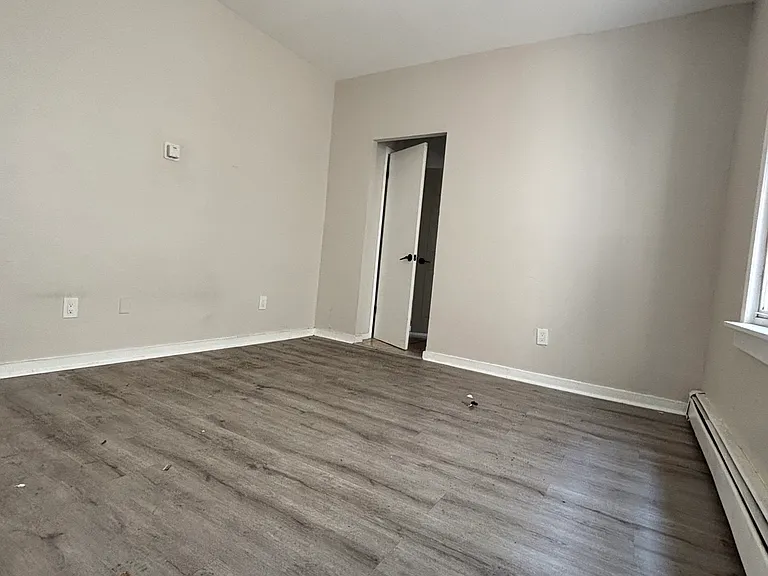 137 Wilkinson Ave #2R — Photo 3