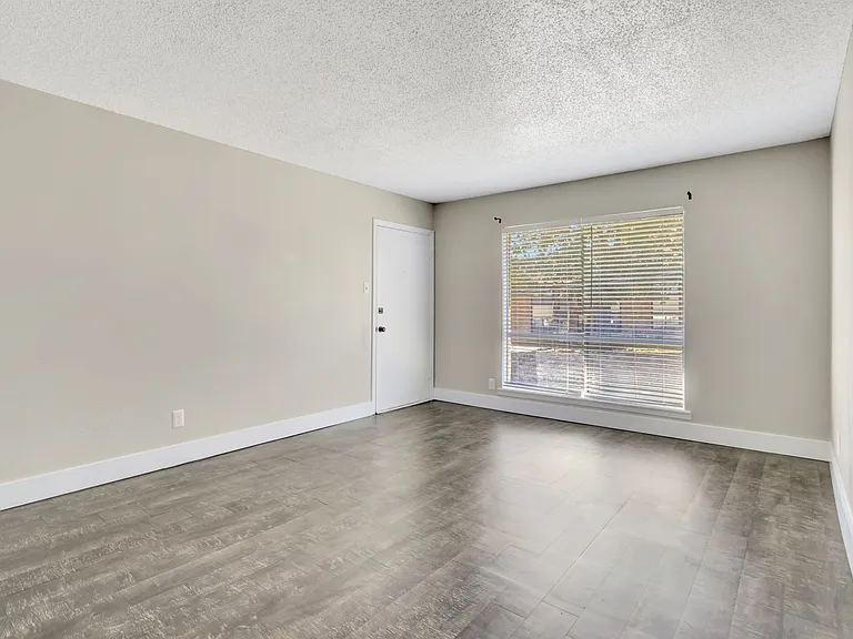 Higdon Ferry Apartments — Photo 37