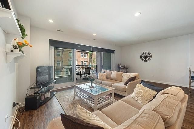 1st image of 2521 N Halsted St Ste 1FRT