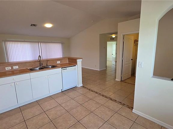 5th image of 1505 NE 35th ST