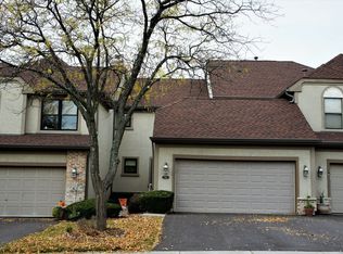 132 Chatsworth Cir, Schaumburg, IL 60194