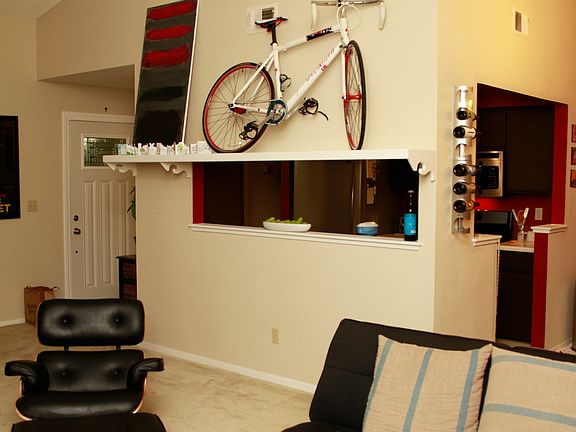 Spacious living room