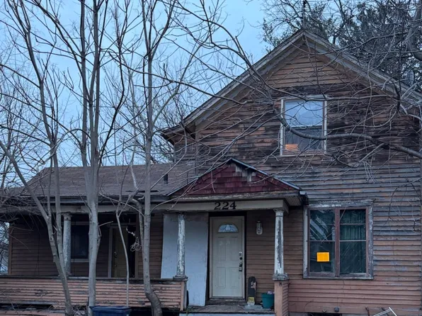 224 Moseley St, Elgin, IL 60123