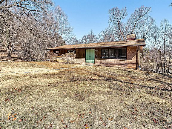 2nd image of 182 Dogwood Ln
