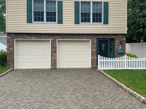 82 Virginia Ave, Dumont, NJ 07628