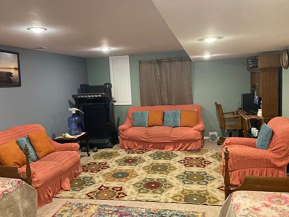 5th image of 5661 Pierce Ln