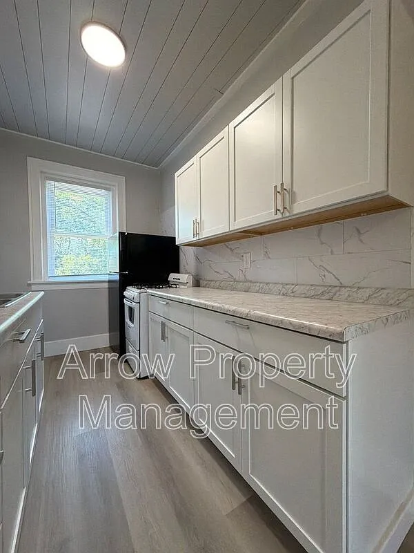 2 bed, 1.0 bath, 740 sqft, $850 — Photo 4