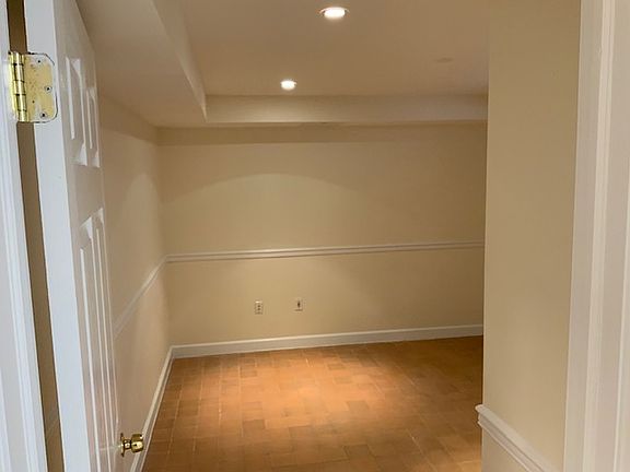 2nd image of 621 Valley Ave #1