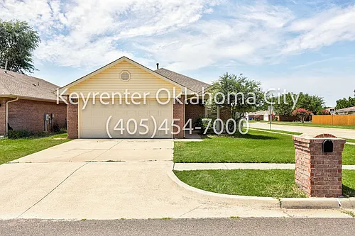 802 Beaumont Sq Photo 1