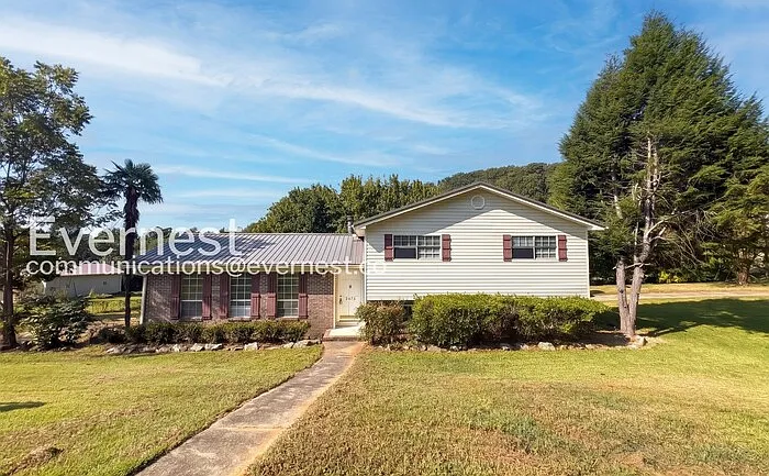 3 bed, 2.0 bath, 1476 sqft, $1,595 — Photo 1
