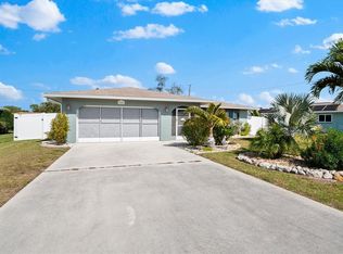 900 Gillespie St, Englewood, FL 34223