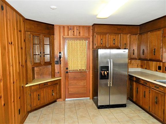 4th image of 910 Pineridge Dr