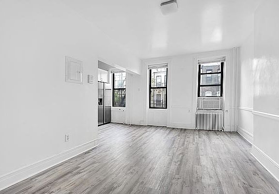 4th image of 1533 Greene Ave Floor 2