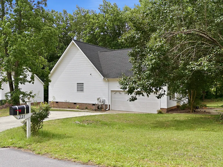 221 Black Forest Dr — Photo 16