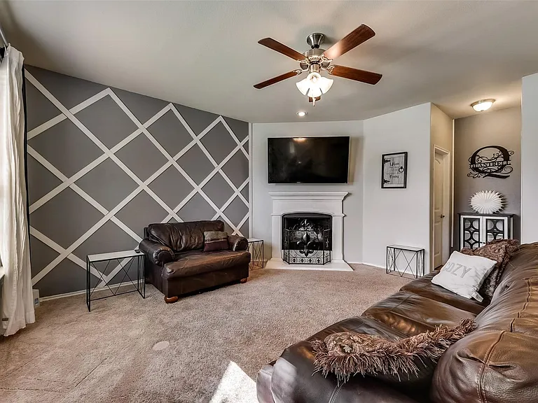 1300 Land Oak Rd — Photo 3