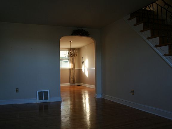 4th image of 2575 Stoneybrook Ln
