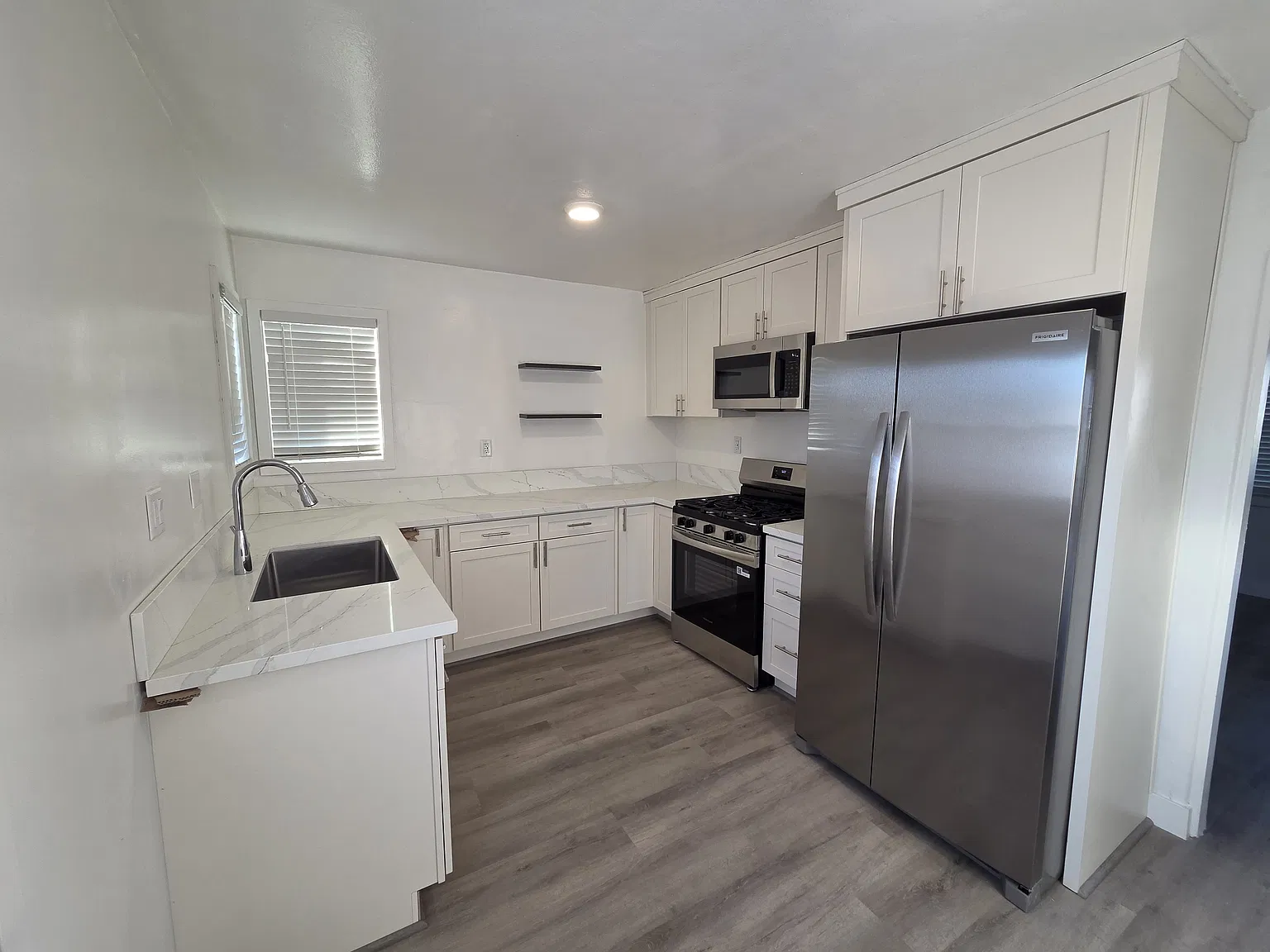 2 bed, 800 sqft, $2,495 — Photo 4