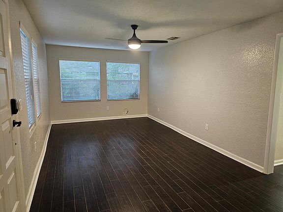 5th image of 2222 20th Ave S