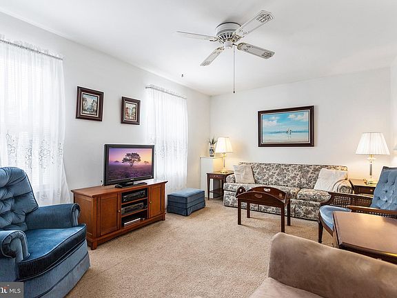 4th image of 75 Park Vallei Ln