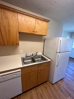 3rd image of 4210 Center St #4210