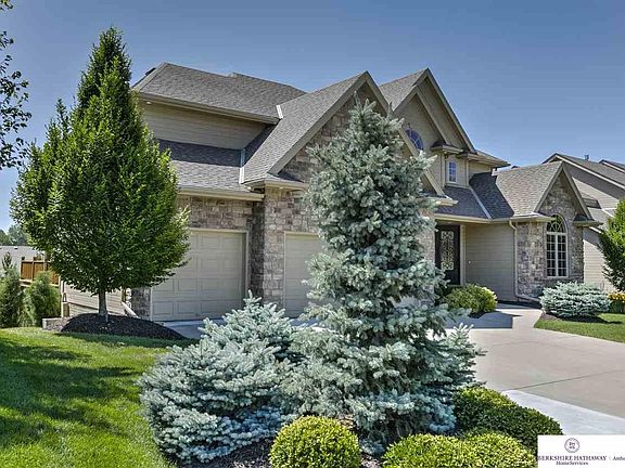 2nd image of 812 S 181st Ave