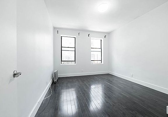 5th image of 2025 Regent Pl APT A5