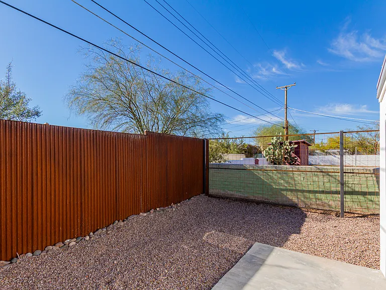2238 E Grant Rd #2 — Photo 23