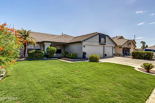 1113 E Betsy Ln Photo 1