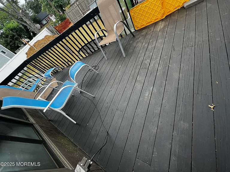 1000 Woodgate Ave — Photo 2