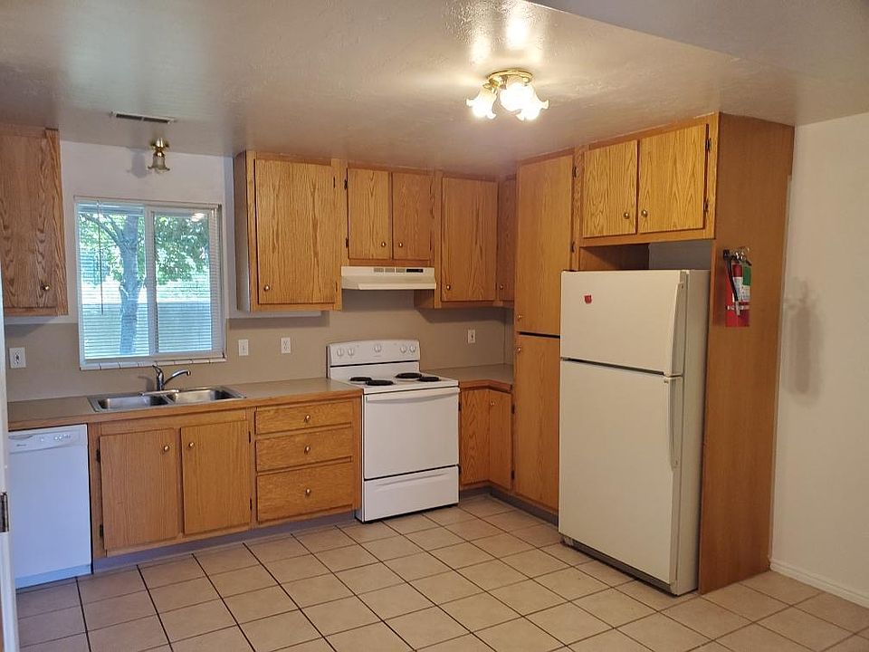 1st image of 443 Westland Dr #7
