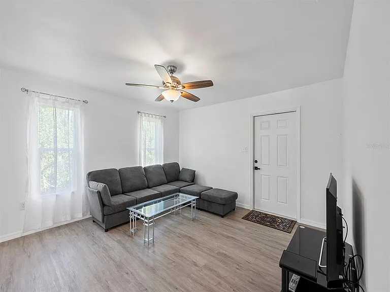 23019 Seneca Ave #A — Photo 8