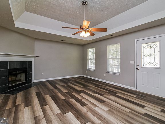 3rd image of 460 Mountainview Dr