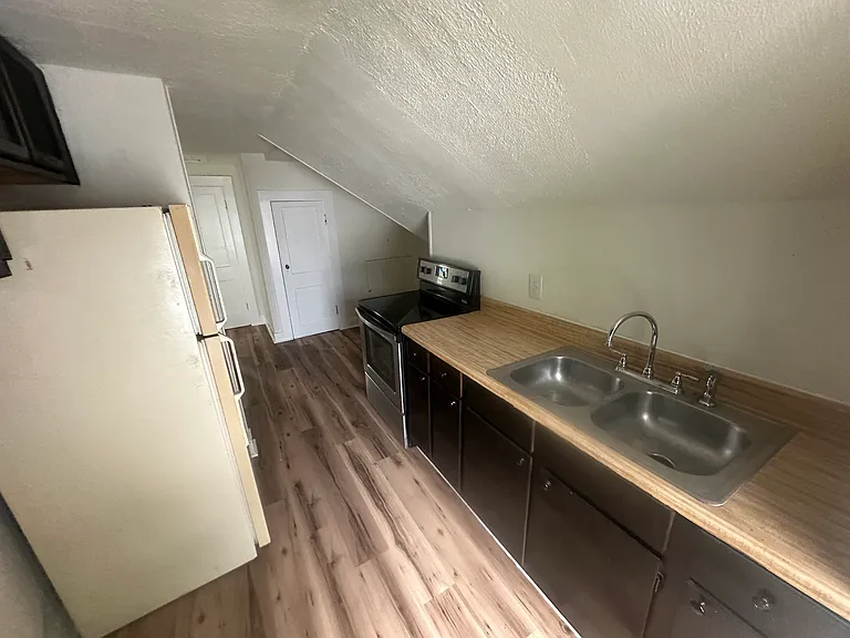 66 Nicholson St #B — Photo 3