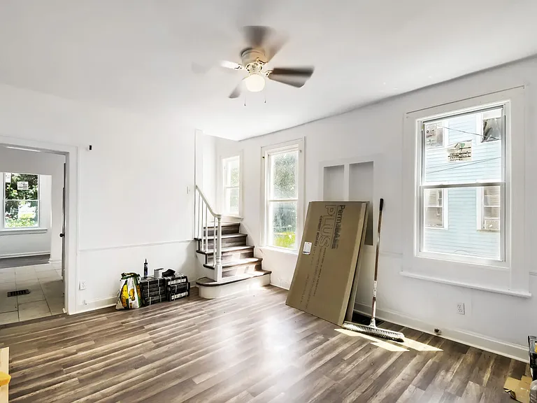 62-64 S Eureka Ave #62 — Photo 5