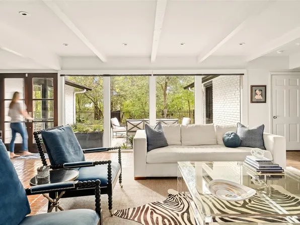 2115 Troon Rd, Houston, TX 77019