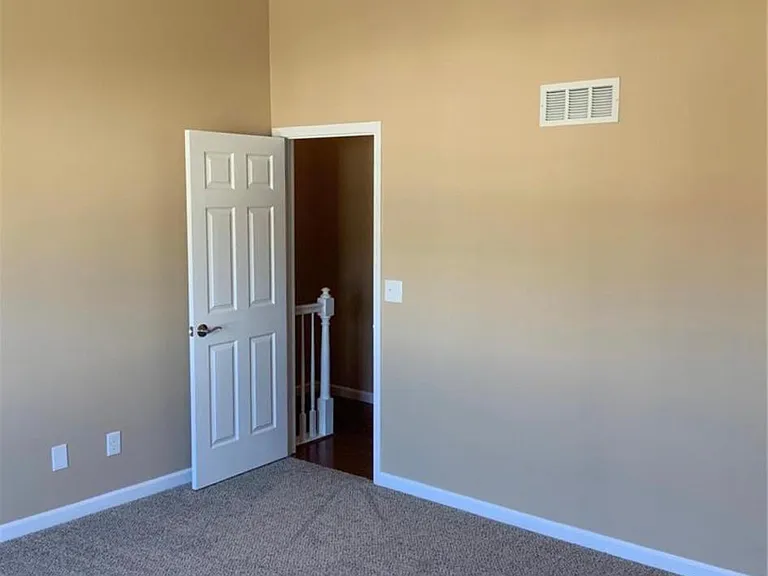 409 Omar Ct — Photo 14