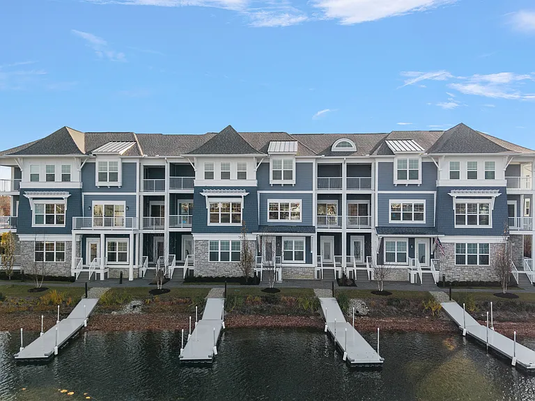 Mystic Cove - Luxury Lakefront Living — Photo 13